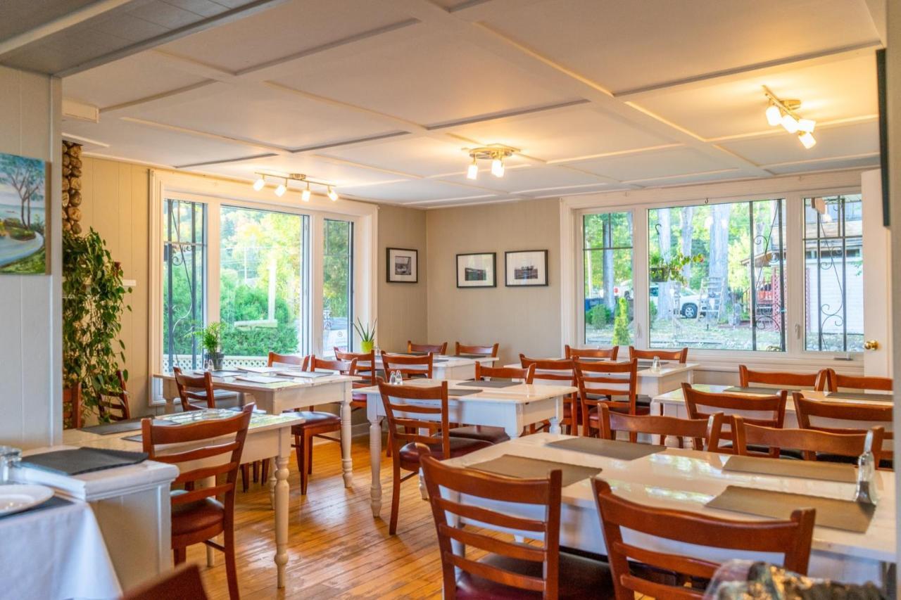 Auberge De La Rive De Charlevoix - Auberge De Jeunesse Familiale Pour Voyageurs De Tous Ages Saint-Joseph-de-la-Rive Zewnętrze zdjęcie