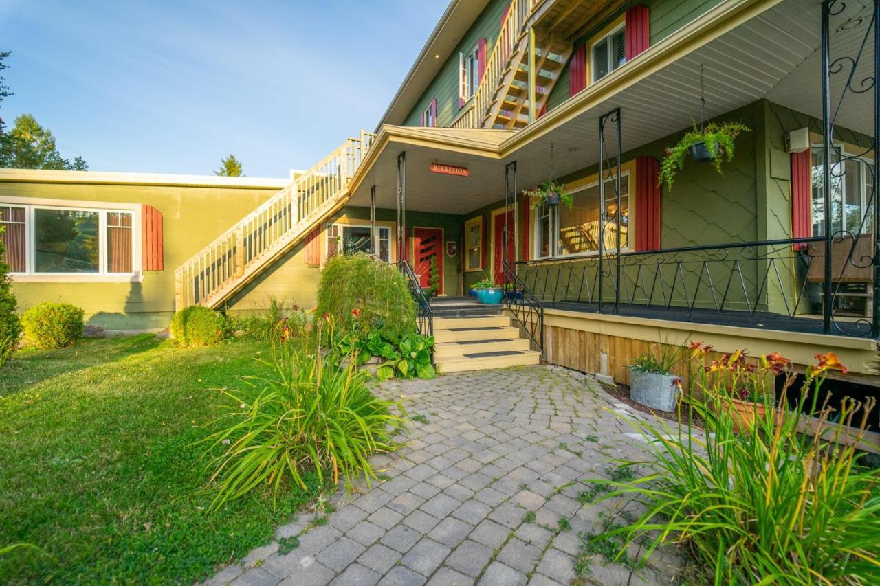 Auberge De La Rive De Charlevoix - Auberge De Jeunesse Familiale Pour Voyageurs De Tous Ages Saint-Joseph-de-la-Rive Zewnętrze zdjęcie