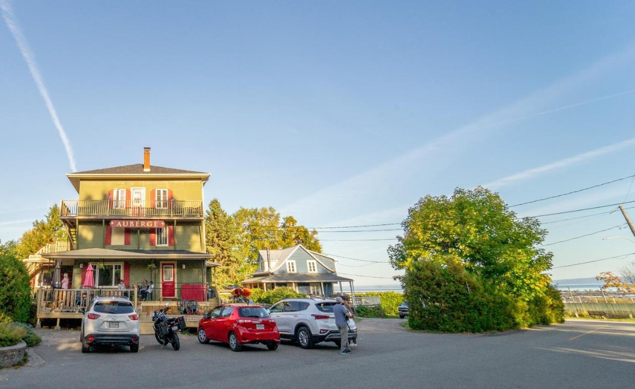 Auberge De La Rive De Charlevoix - Auberge De Jeunesse Familiale Pour Voyageurs De Tous Ages Saint-Joseph-de-la-Rive Zewnętrze zdjęcie
